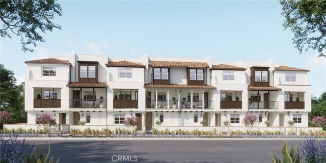 332 E Whittier Boulevard, La Habra