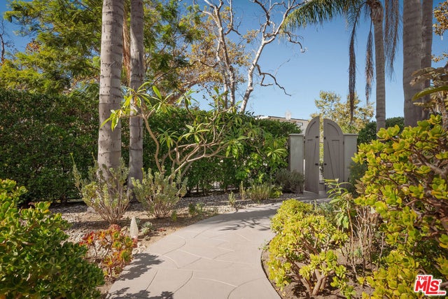 600 S Orange Drive, Los Angeles