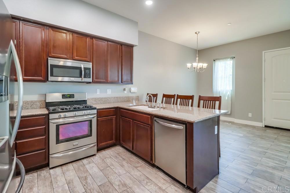 Photo of Listing #PTP2508307