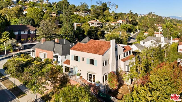 2242 N Catalina Street, Los Angeles