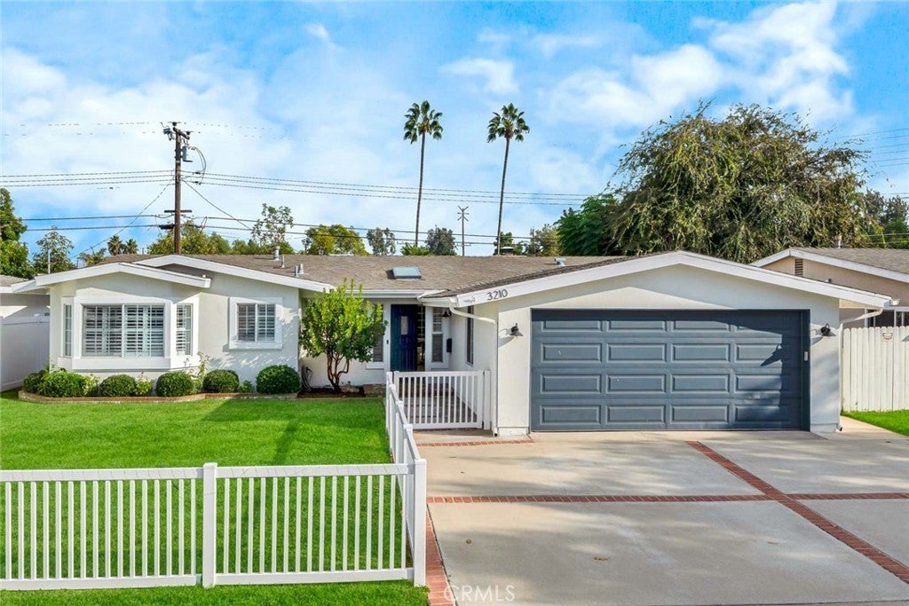 3210 Iowa Street, Costa Mesa