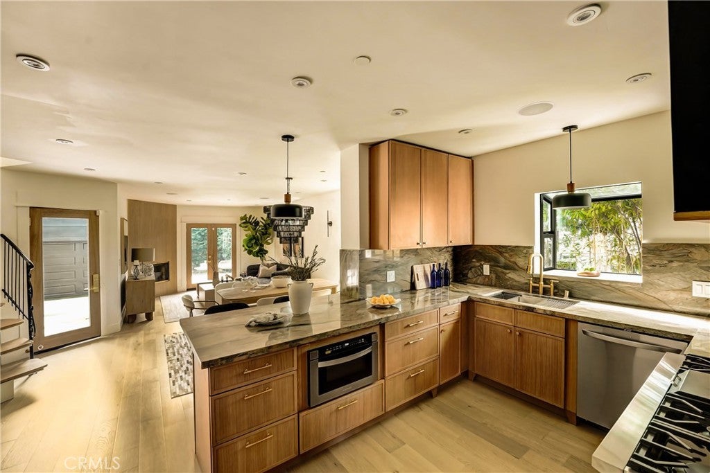 Photo of Listing #PW25253182