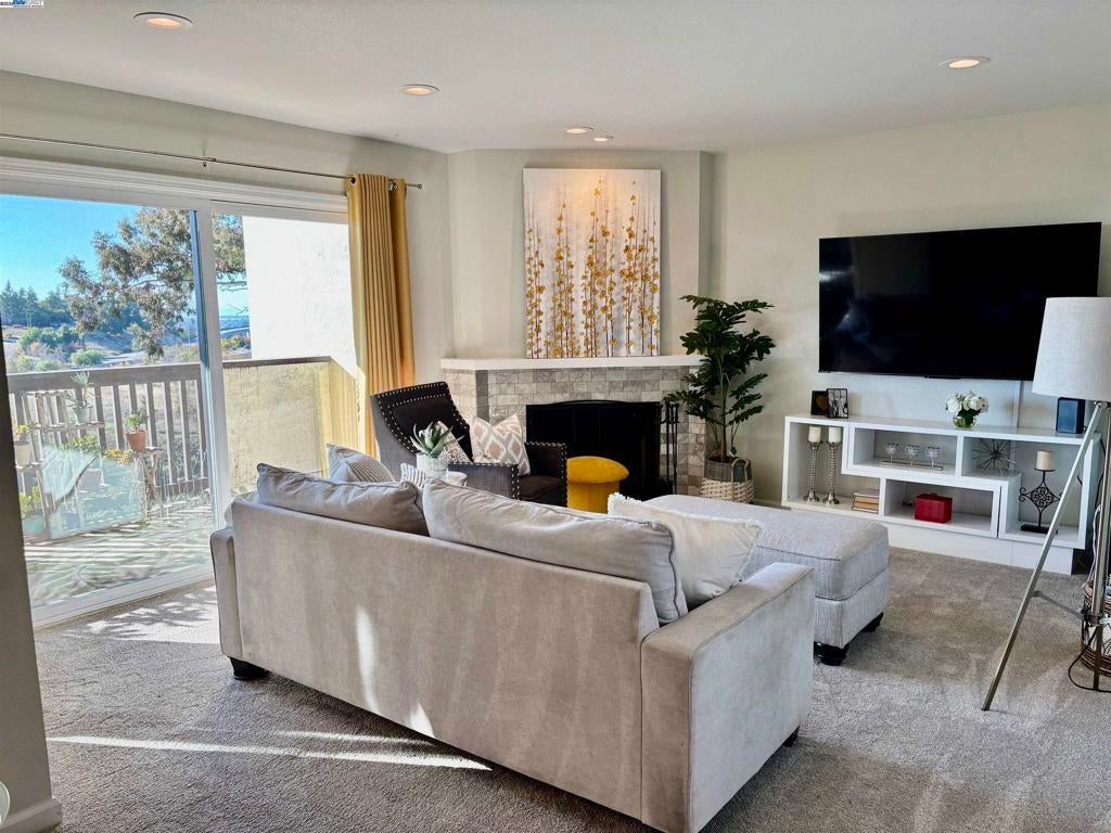 21109 Gary Dr # 206, Hayward