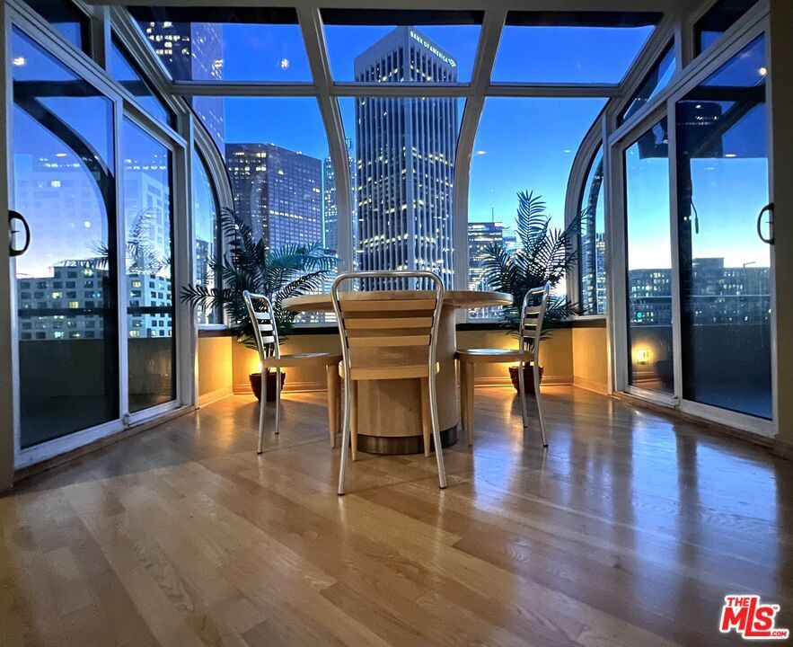 Photo of Listing #25611955