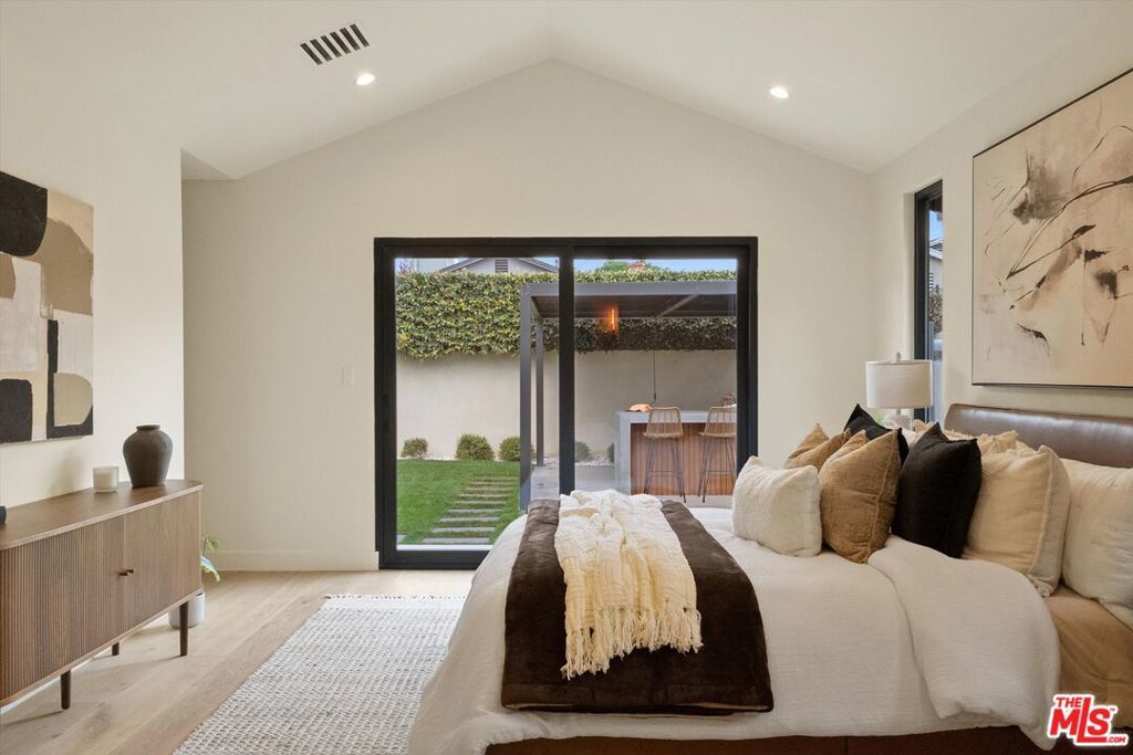 Photo of Listing #25613017