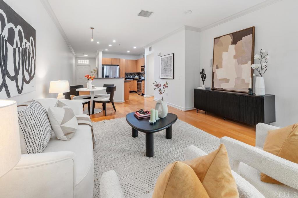 Photo of Listing #PTP2508333