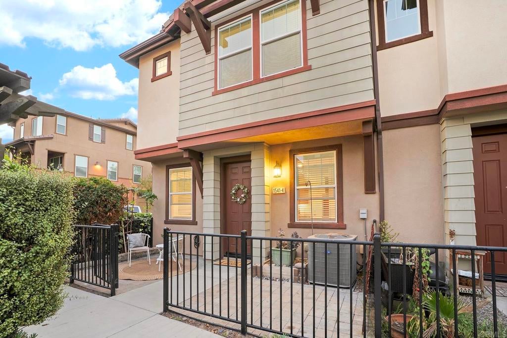 Photo of Listing #PTP2508338