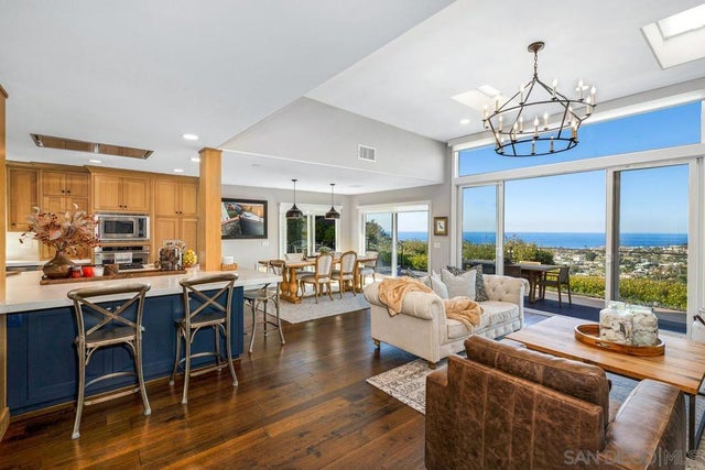 6502 Manana Place, La Jolla.