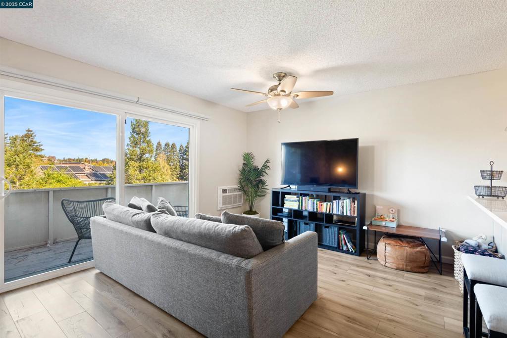 Photo of Listing #41116673