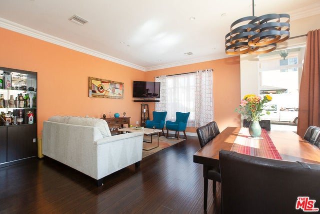 7617 Lilly Way, North Hollywood