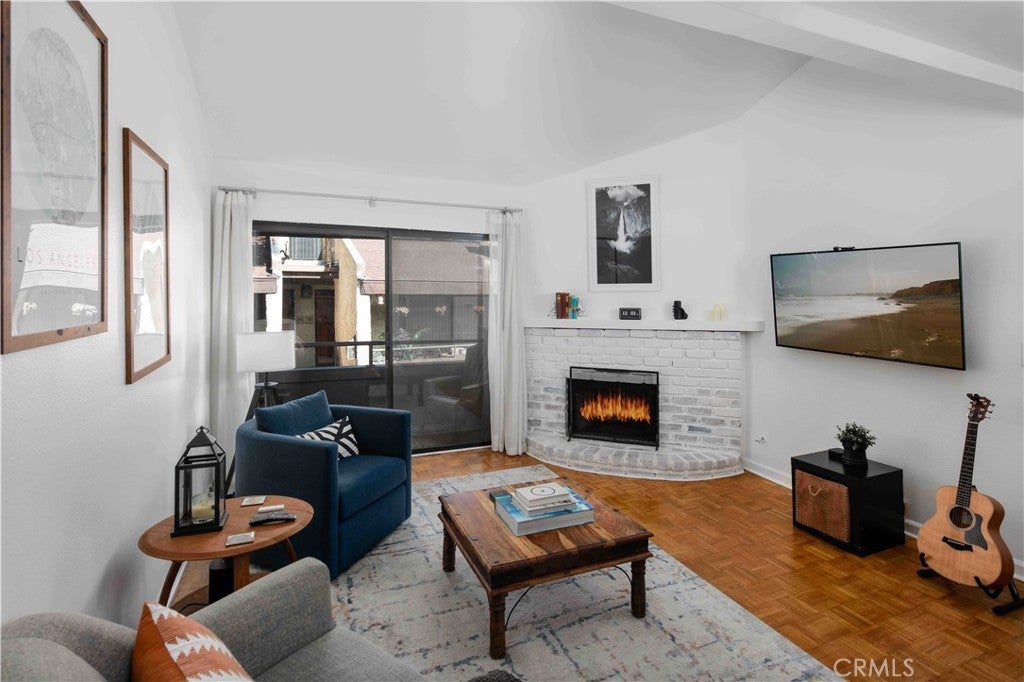 7135 Firmament 25, Van Nuys