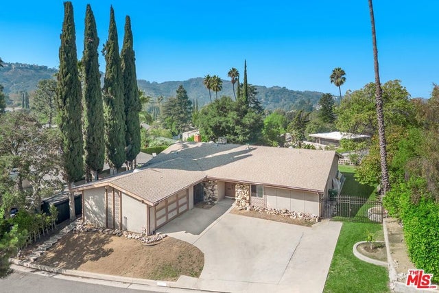 11453 Dona Dorotea Drive, Studio City