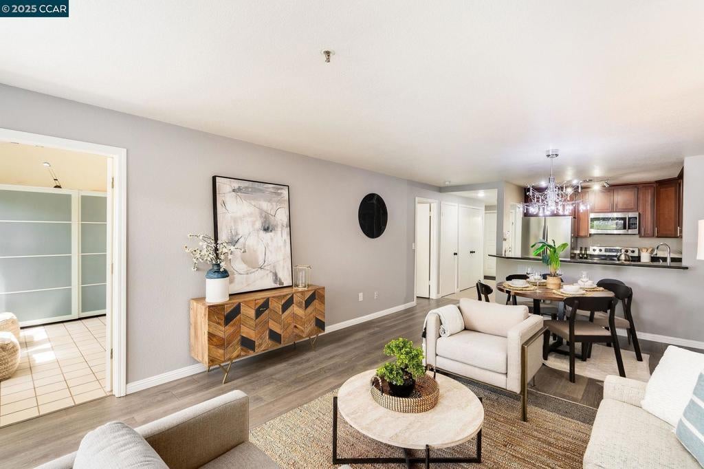 Photo of Listing #41116731