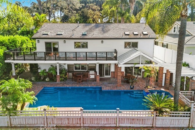 6421 E Bixby Hill Road, Long Beach