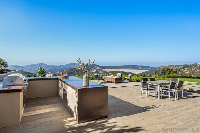 18238 Avenida Apice, Rancho Santa Fe.