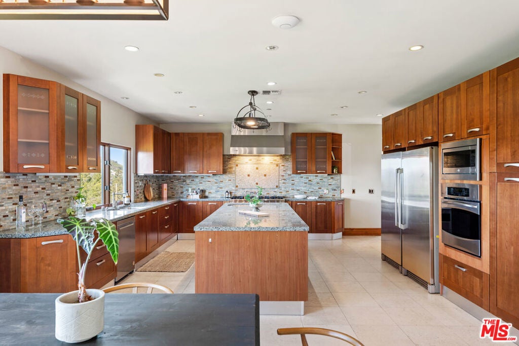 Photo of Listing #25615273