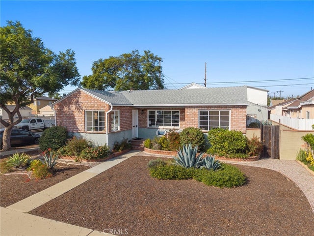 2043 W 152nd, Gardena.