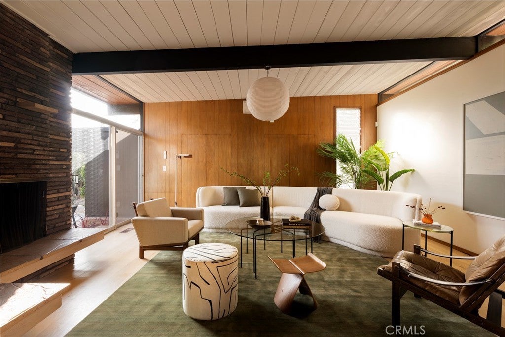 Photo of Listing #SR25200487