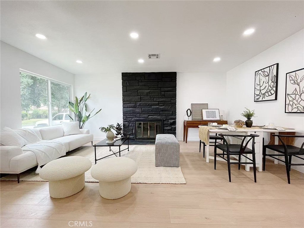 Photo of Listing #AR25255094