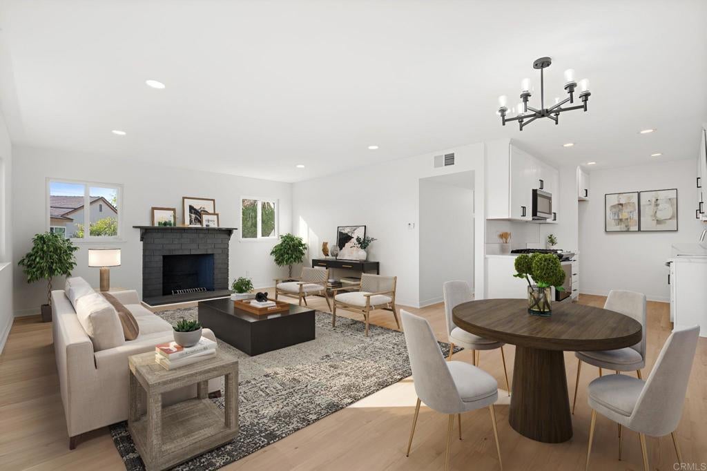 Photo of Listing #PTP2508370