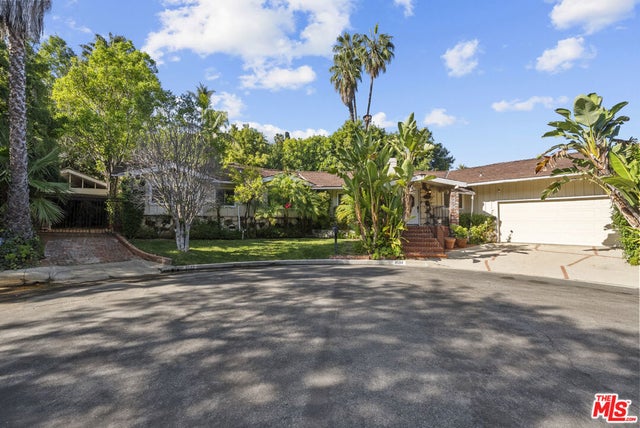 3533 Willowcrest Avenue, Studio City