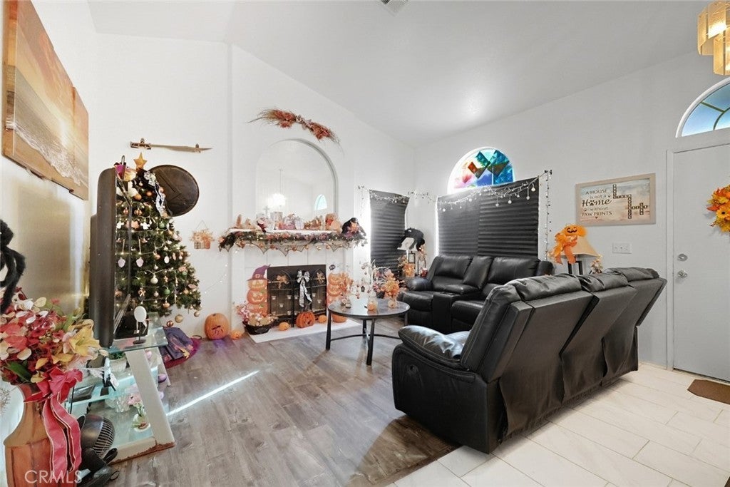 Photo of Listing #SR25255299