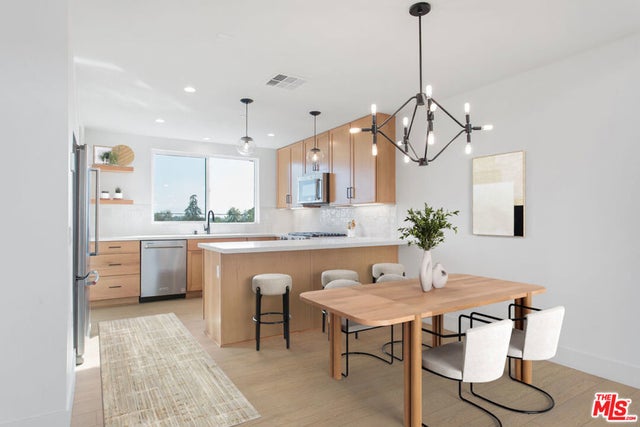 11218 Lyon Lane, North Hollywood