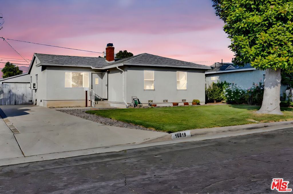 Photo of Listing #25615217