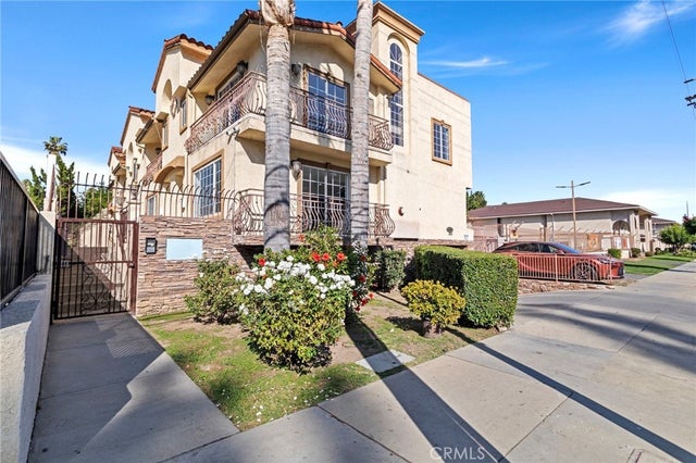 14957 Victory Boulevard # 101, Van Nuys