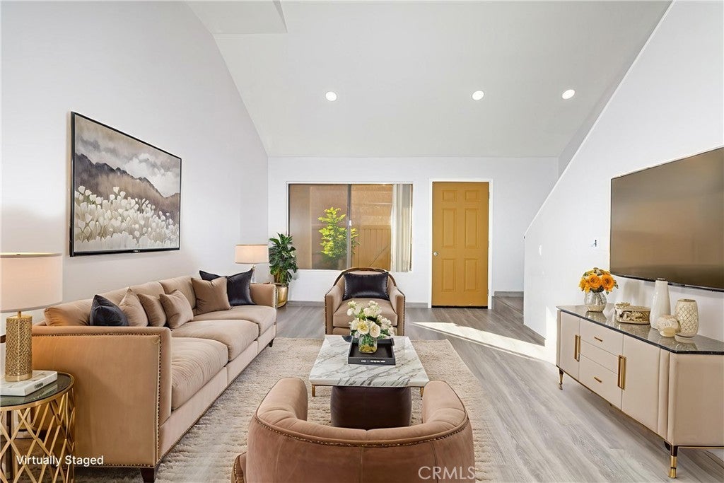 Photo of Listing #SR25255462