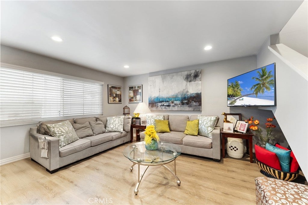 Photo of Listing #CV25254369