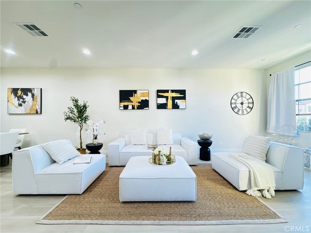 Photo of Listing #OC25255663