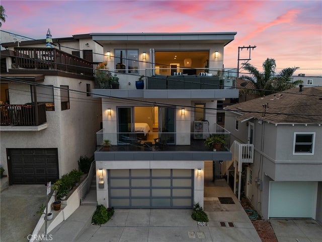 320 35th Street, Manhattan Beach.