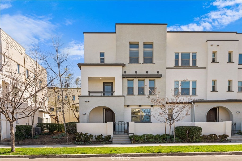 Photo of Listing #OC25256109