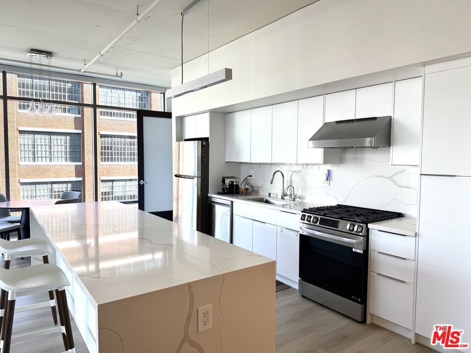 1100 Hope Street 516, Los Angeles