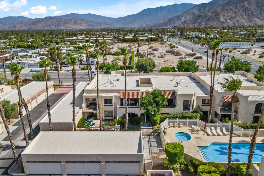 200 Racquet Club Road # 69, Palm Springs