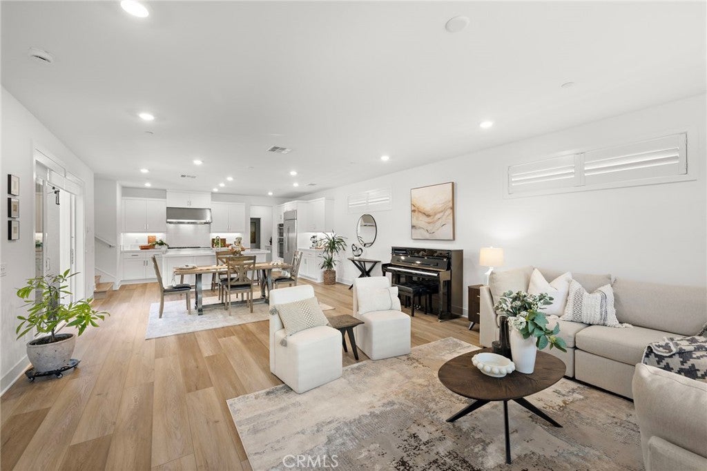 Photo of Listing #OC25255406