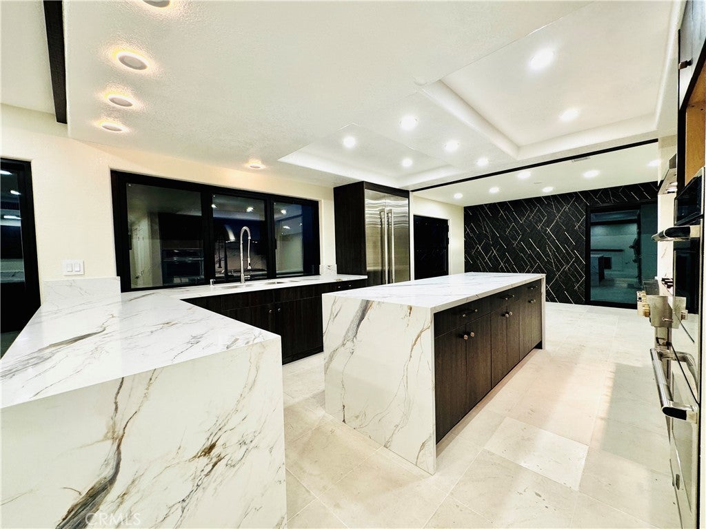 Photo of Listing #IG25256101