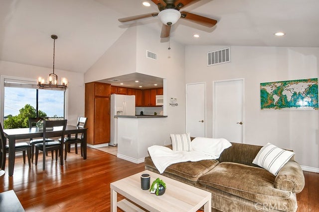 887 W 34th # A, Long Beach