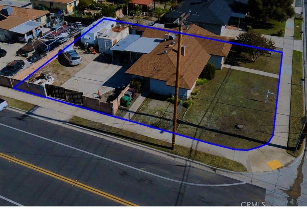 Photo of Listing #IV25256692