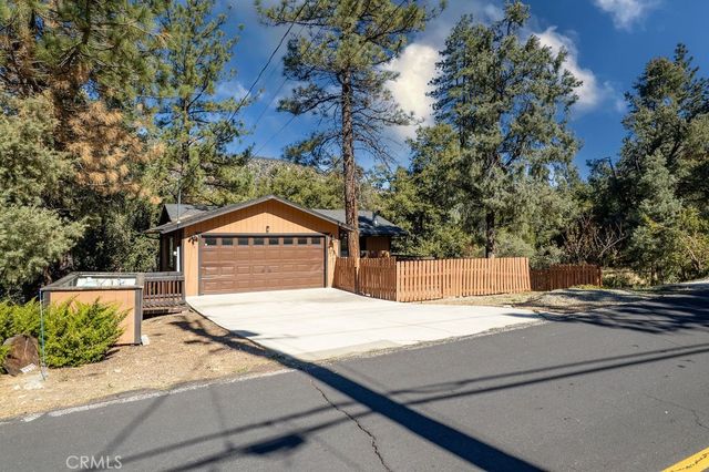 2233 Bernina, Pine Mountain Club