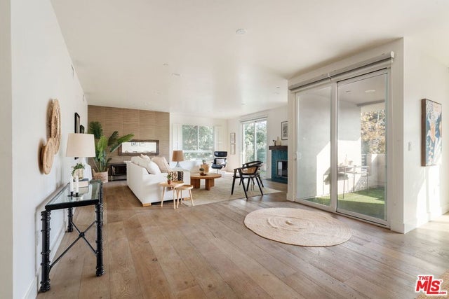 4925 Wilshire Boulevard # 103, Los Angeles