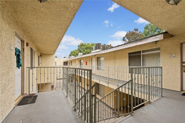 7035 Woodley # 205, Van Nuys