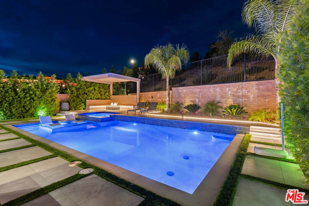 Photo of Listing #25617019