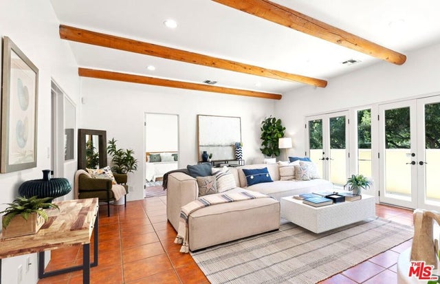 25648 Timpangos Drive, Calabasas