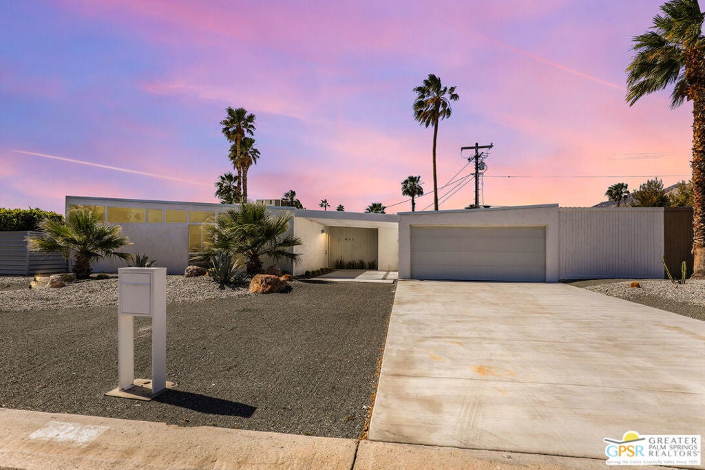 971 E Alexander Way, Palm Springs