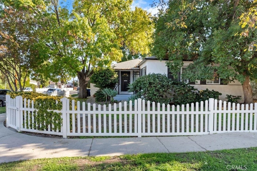 Photo of Listing #SR25256388