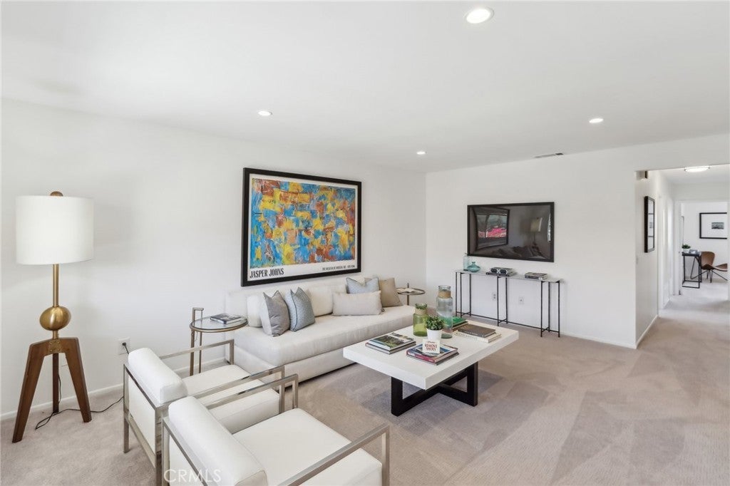 Photo of Listing #SB25255297