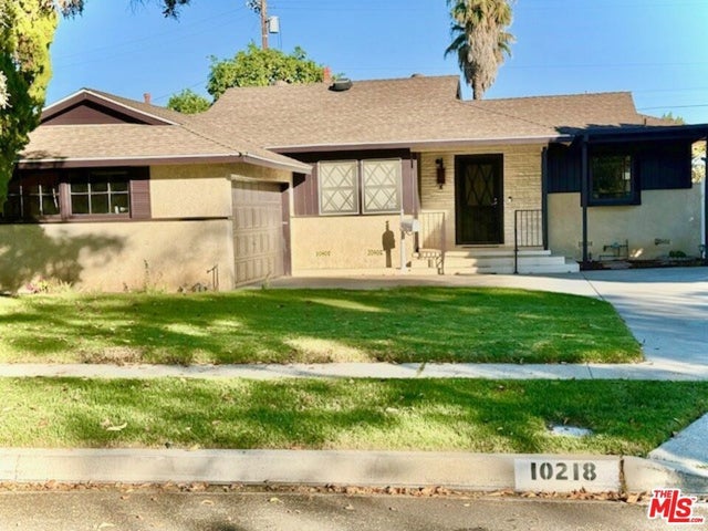 10218 Gaviota Avenue, North Hills