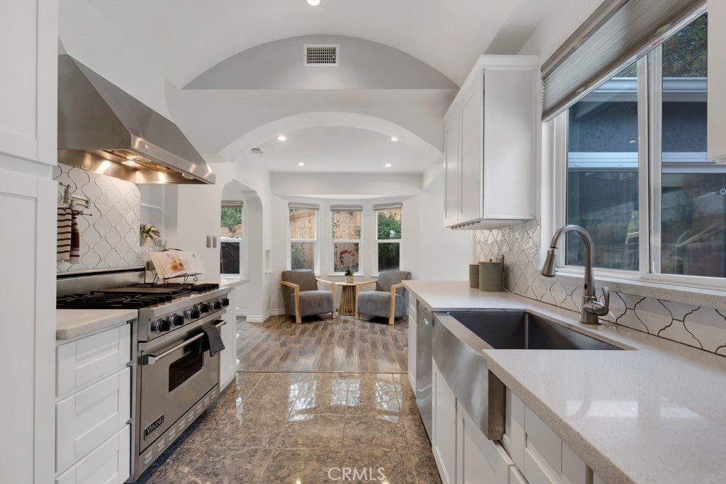 Photo of Listing #SR25257581